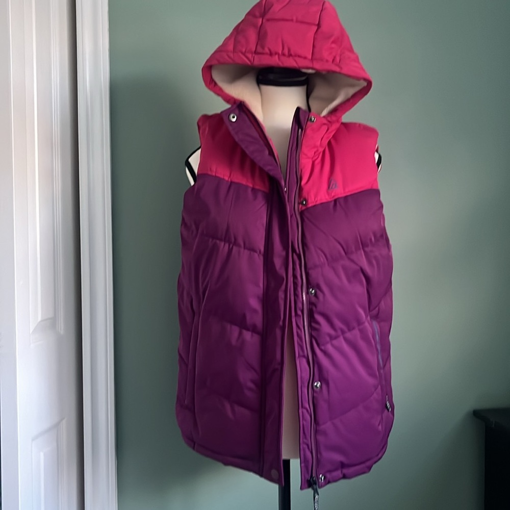 Women’s XL hooded zip up Ripzone vest